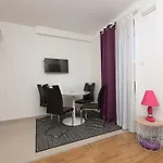 Mona Apartamento Makarska