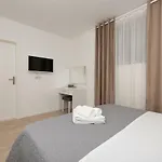 Apartamento Mona *
