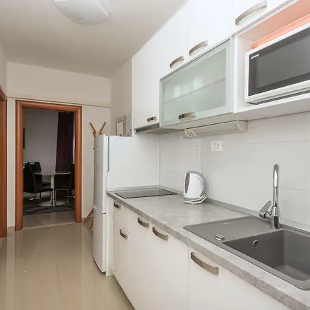 Mona Apartment