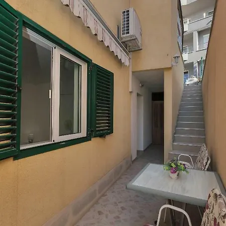Mona Apartment *