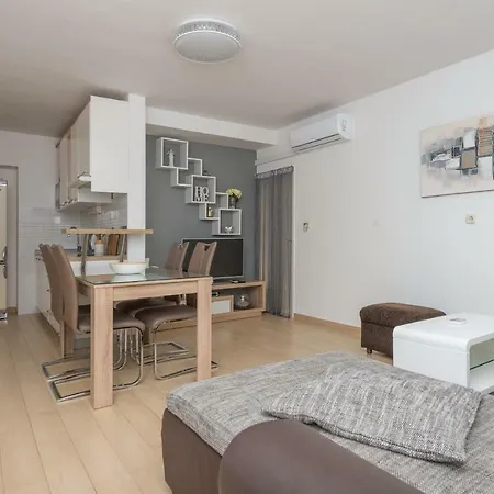 Mona Apartment *