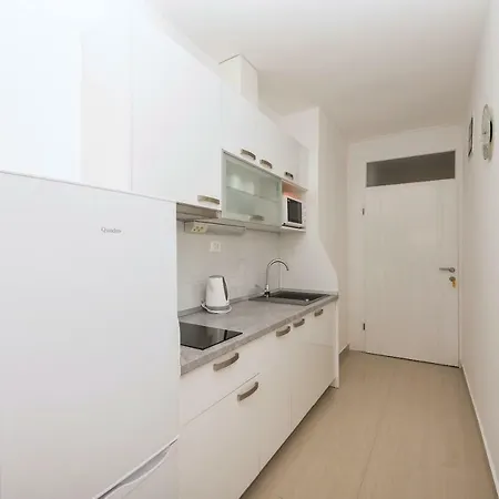 Mona Apartment