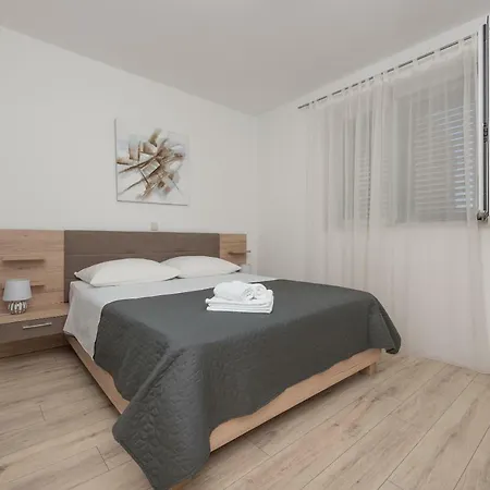 Mona Apartment