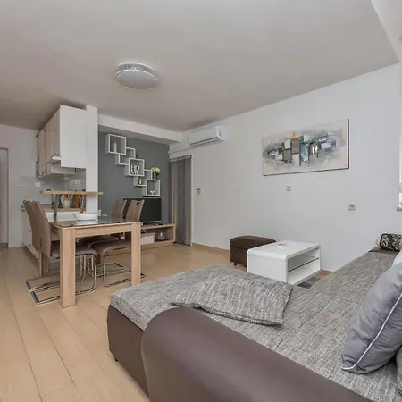 Mona Apartman Makarska