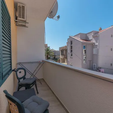 Mona Apartment