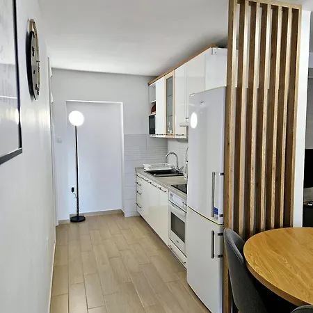 Apartman Mona *