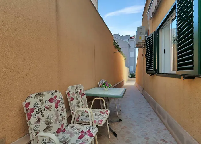 Apartman Mona *