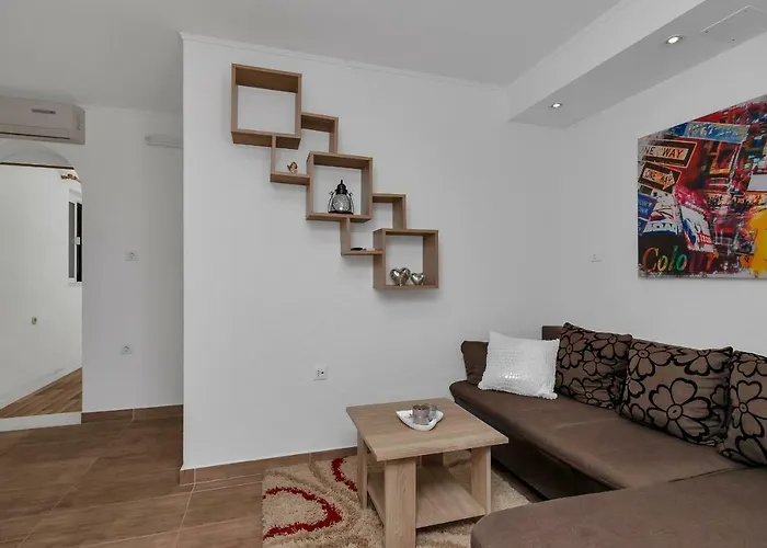 Apartman Mona *