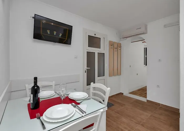 Apartman Mona *