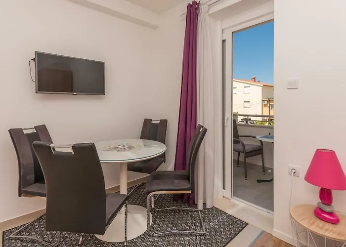 Mona Apartman