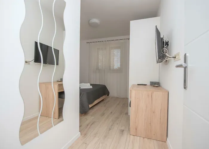Mona Apartman