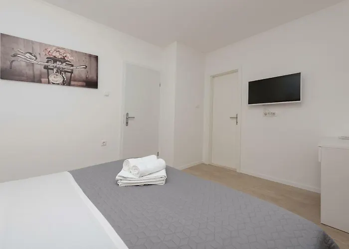 Apartman Mona *