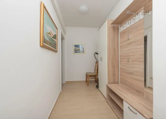 Mona Apartman